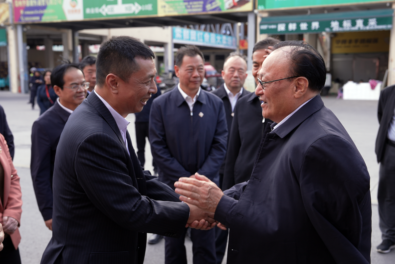 全国人大常委会副委员长雪克来提・扎克尔调研万邦农产品批发市场(图7)