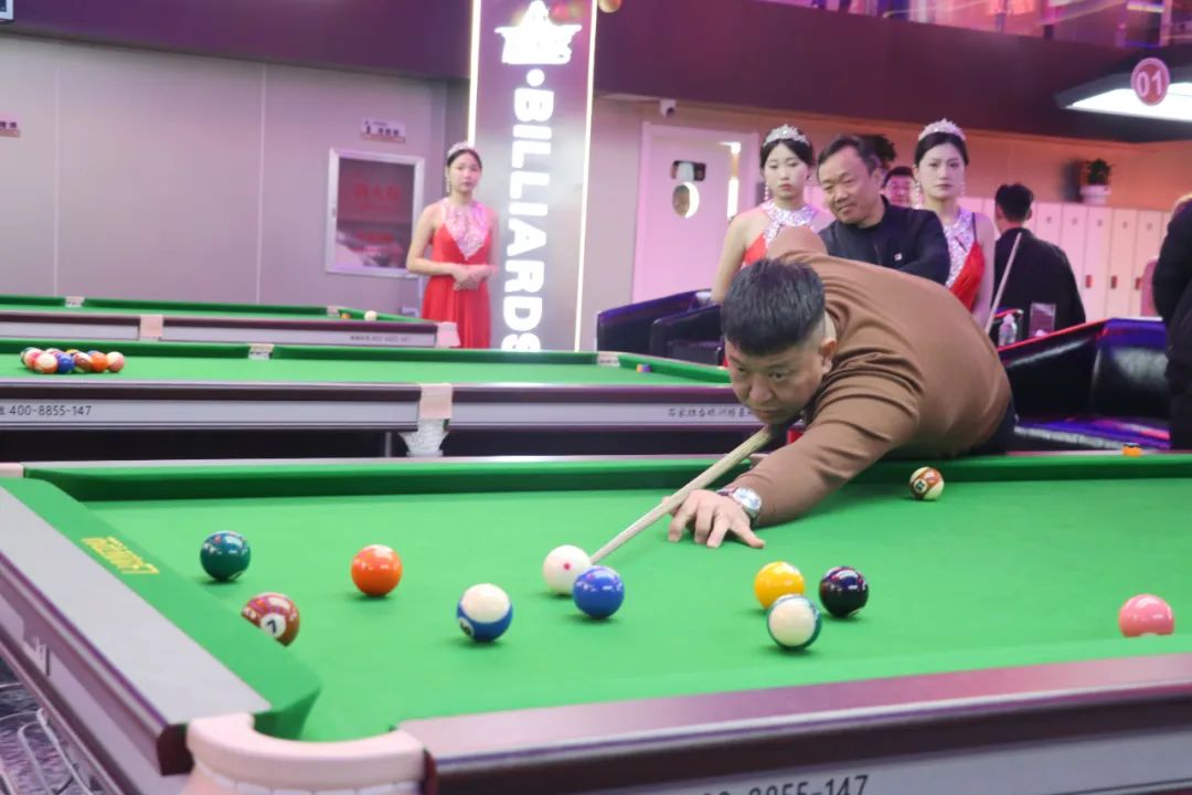 万邦集团热烈祝贺石家班台球俱乐部万邦店盛大开业(图9) 万邦集团热烈祝贺石家班台球俱乐部万邦店盛大开业(图9)